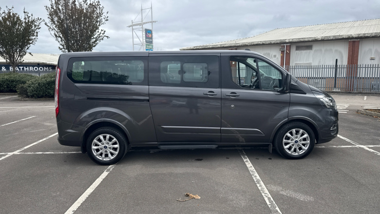 Ford Tourneo Custom Transit Custom Tourneo L2 Diesel Fwd 2.0 EcoBlue 150ps Low Roof 8 Seater Titanium